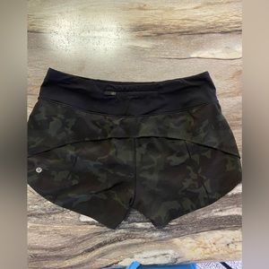 GREEN CAMO Lululemon Speed Up Shorts